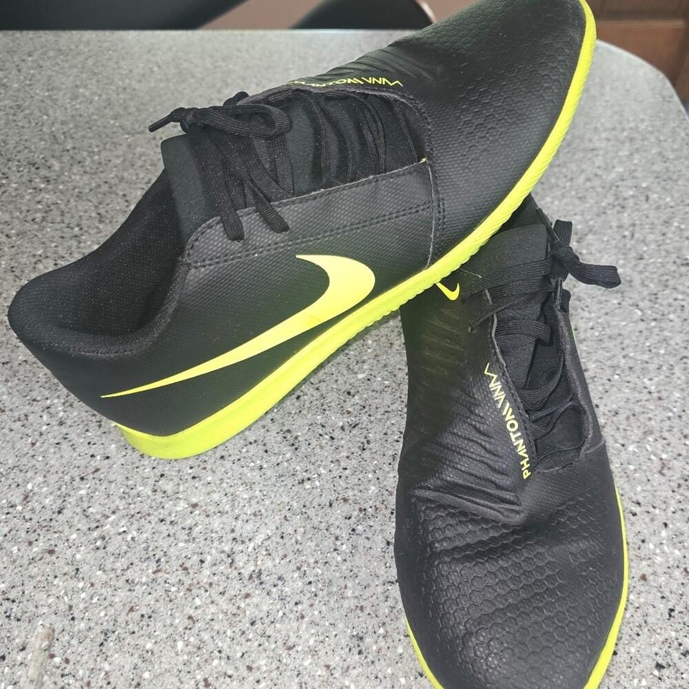 Womens Nike Phantom WMN Size 10.5 - Picture 2 of 4